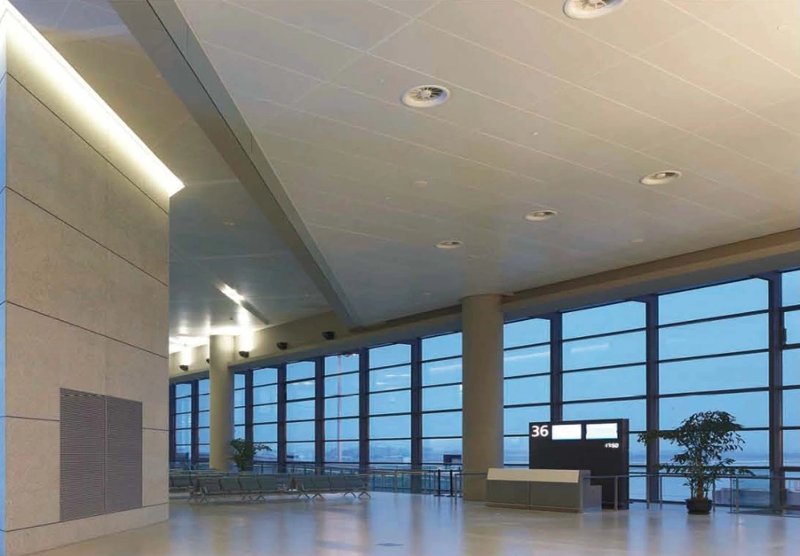 Fiber cement board is used in the on-site construction of airport waiting halls.