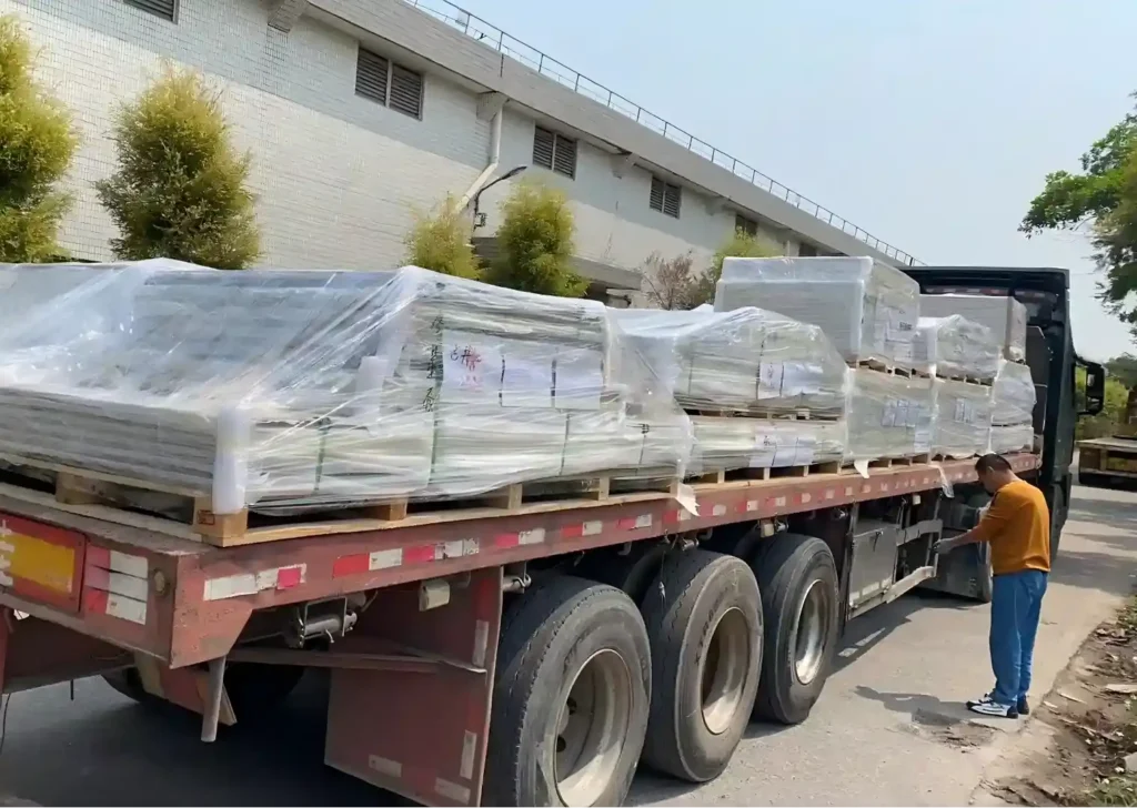 joinbling factory loading containers for international shipment