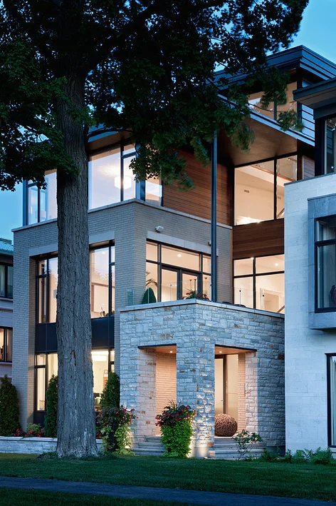 residential building exterior daylight image